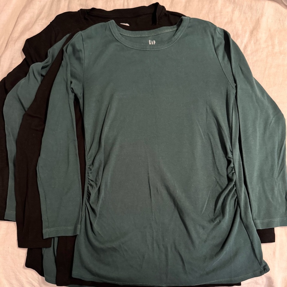 GAP Multiple Maternity Shirts Lot of 4 Long Sleeve Shirts - Medium